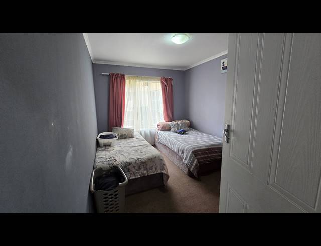 3 BEDROOM SECTIONAL TITLE FOR SALE IN CASTLEVIEW